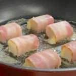 【お正月お餅アレンジ】しょうゆバターで絡めたお餅ベーコンレシピ！Cheese bacon mochi soy sauce butter