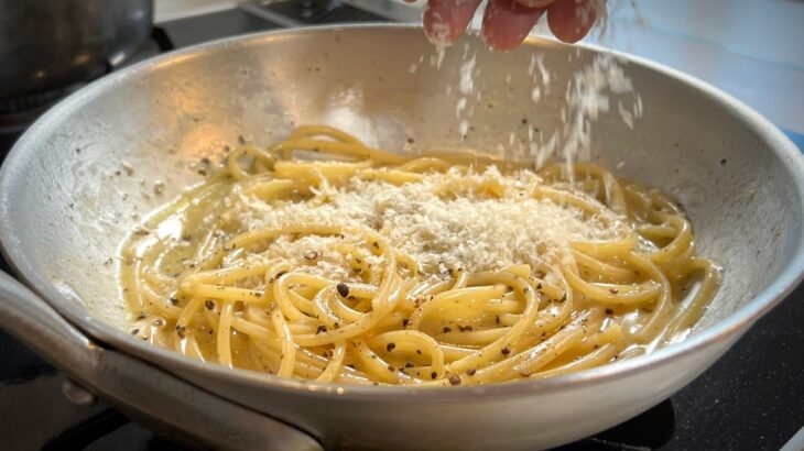 イタリア人に教わった本場の【カッチョエペペ】包丁は使わないバターパスタ！