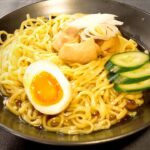 暑い夏でも箸が止まらない【逸品】【冷やしラーメン】電子レンジで簡単にスープが作れて何度も作りたくなる美味しさです。