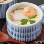 基本の茶碗蒸しの作り方｜電子レンジで4分半！火を使わない！失敗しないコツをご紹介！ぷるぷるでなめらか食感の茶碗蒸しに！-How to make Savory Egg Custard【料理研究家ゆかり】